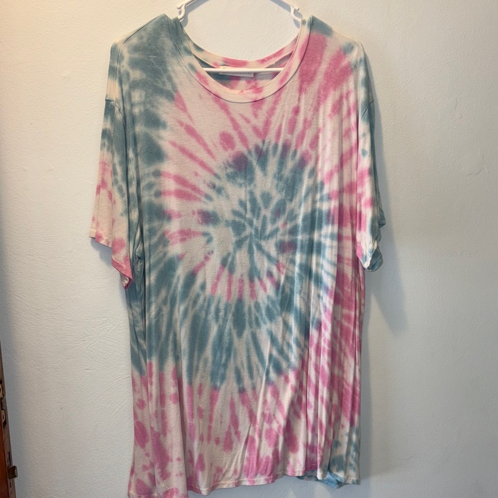 Tie-Dye T-Shirt in Pink and Blue 1x